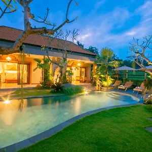  Villa Govala &